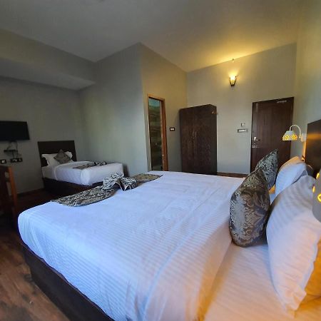 Le Supreme Inn Pondicherry Exteriör bild