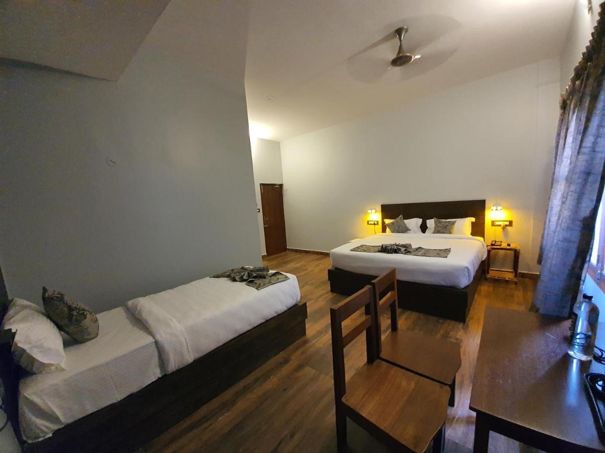 Le Supreme Inn Pondicherry Exteriör bild